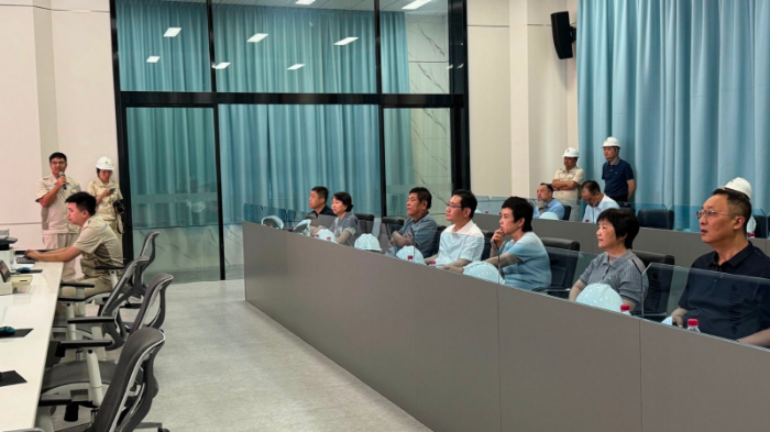 肖曉光同志與黑龍江省糧食和物資儲備局調研組進行工作交流（圖片）.jpg